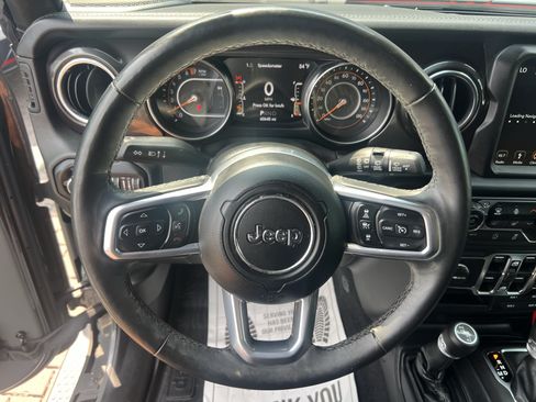 Used 2019 Jeep Wrangler Unlimited Sahara AWD/4WD image 22