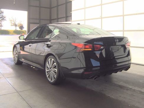 Used 2025 Nissan Altima 2.5 SL FWD image 4