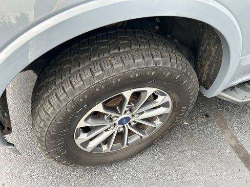 Used 2020 Ford F150 XLT w/ Equipment Group 302A Luxury AWD/4WD image 4