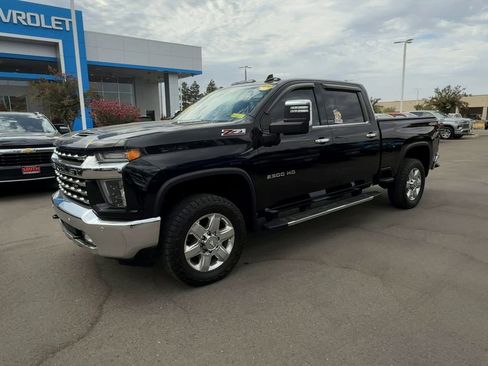 Used 2020 Chevrolet Silverado 2500 LTZ w/ LTZ Premium Package image 3