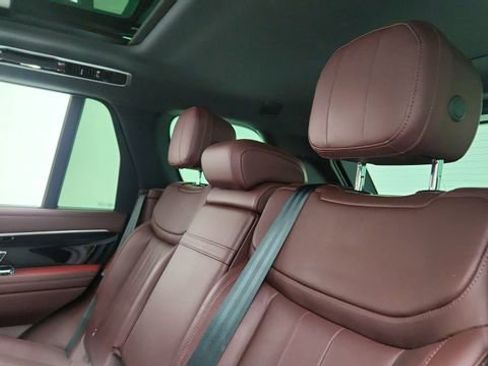 Used 2023 Land Rover Range Rover SE image 28