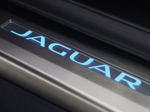 Used 2021 Jaguar F-TYPE R-Dynamic AWD/4WD image 38