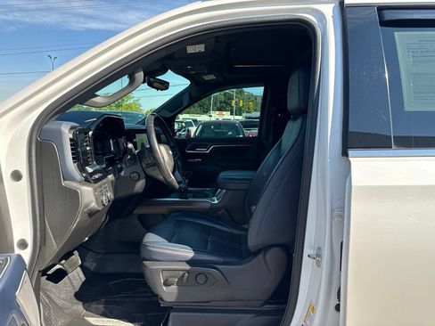 Used 2023 Chevrolet Silverado 1500 High Country w/ High Country Premium Package AWD/4WD image 13