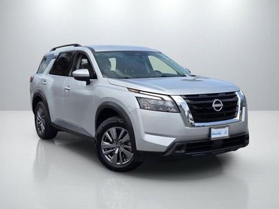 Used 2024 Nissan Pathfinder SV