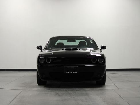 Used 2016 Dodge Challenger R/T image 9