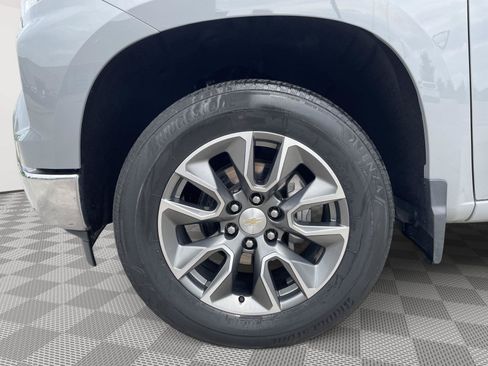 Used 2024 Chevrolet Silverado 1500 LT AWD/4WD image 7