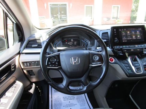 Used 2018 Honda Odyssey EX-L image 11