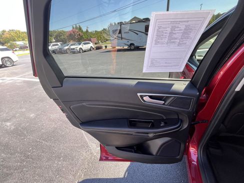 Used 2020 Ford Edge Titanium image 15