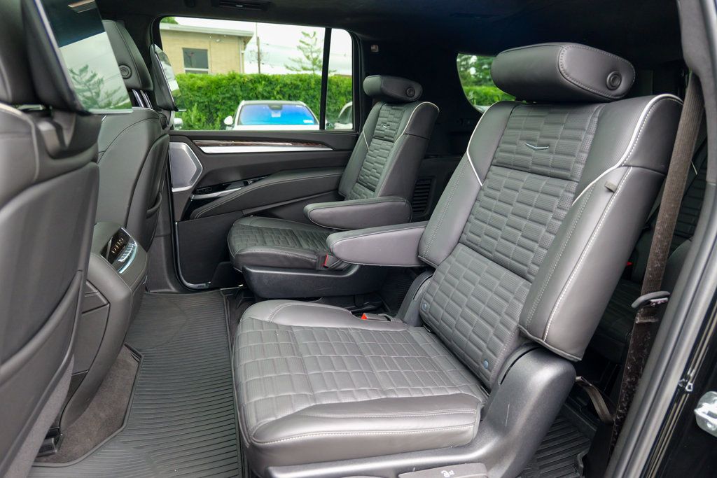 Used 2025 Cadillac Escalade ESV Sport Platinum AWD/4WD image 28