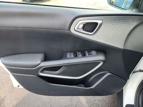 Certified 2025 Kia Soul S image 13