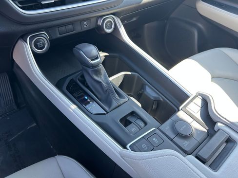 Certified 2024 Toyota Grand Highlander AWD image 19