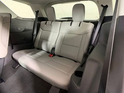 Used 2025 Ford Explorer Active w/ Active Comfort Package image 27