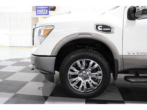 Used 2019 Nissan Titan Platinum Reserve w/ Platinum Utility Package image 10