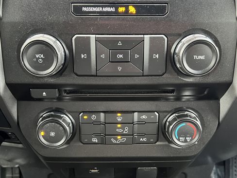 Used 2018 Ford F150 XLT w/ Max Trailer Tow Package image 26