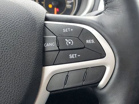 Used 2016 Jeep Cherokee Trailhawk w/ Comfort/Convenience Group image 12