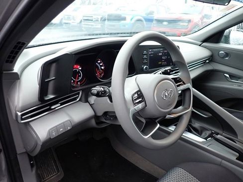 Used 2023 Hyundai Elantra SEL image 14