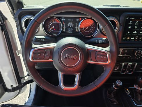 Used 2023 Jeep Gladiator Overland image 19
