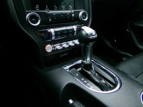 Used 2016 Ford Mustang Premium image 18