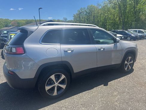 Used 2019 Jeep Cherokee Limited AWD/4WD image 6