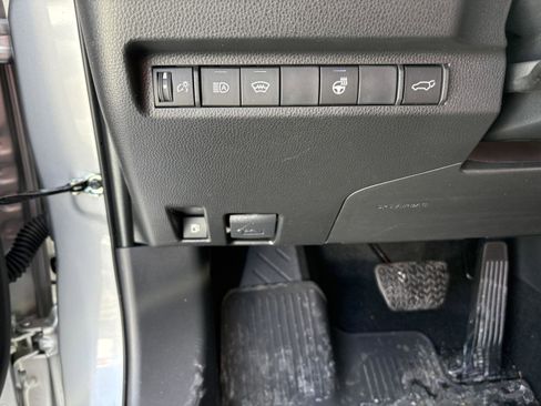 Used 2025 Toyota RAV4 XLE w/ Convenience Package image 13