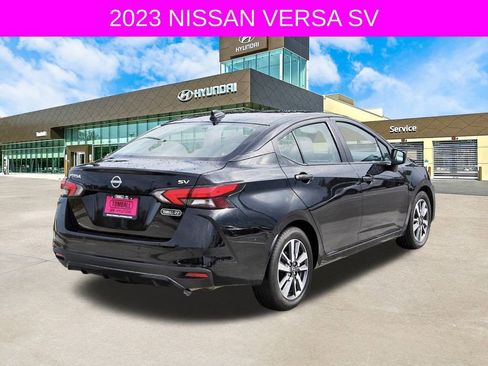 Used 2023 Nissan Versa SV image 5