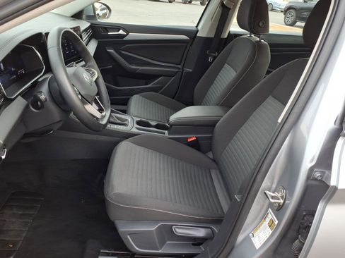 Used 2025 Volkswagen Jetta S image 11