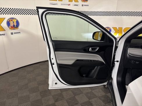 New 2026 Jeep Compass Limited image 16