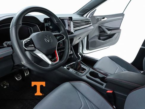 Used 2025 Volkswagen Jetta GLI Autobahn FWD image 19
