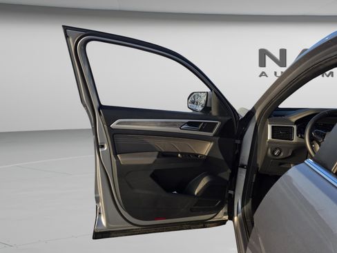 Used 2022 Volkswagen Atlas Cross Sport SE image 24