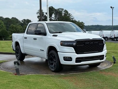 New 2026 RAM 1500 4x4 Crew Cab image 9