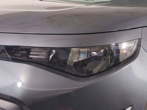 Used 2025 Kia Soul LX w/ LX Technology Package FWD image 10