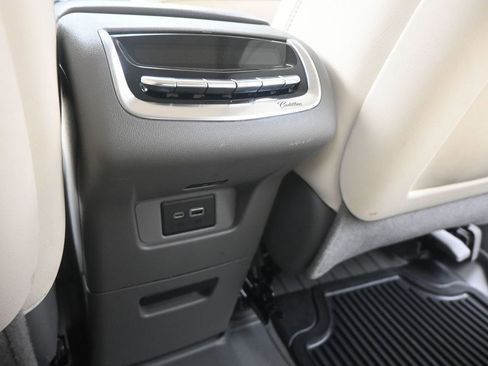 Used 2020 Cadillac XT6 Premium Luxury image 18