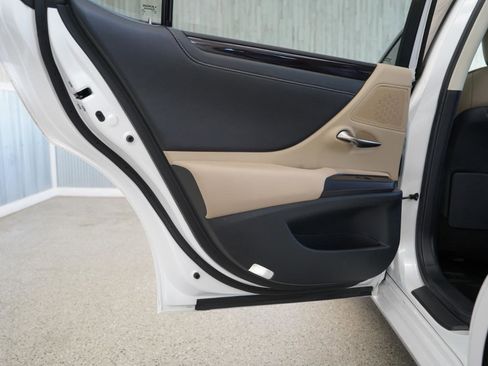 Used 2020 Lexus ES 350 w/ Premium Package image 36