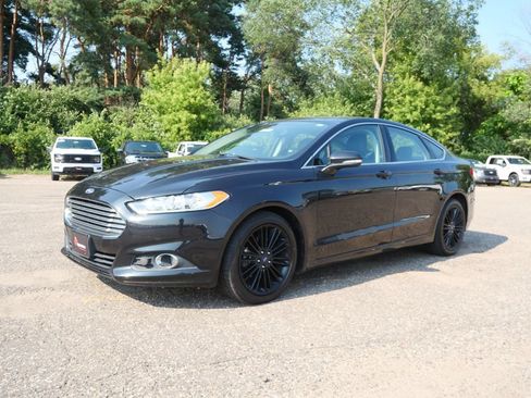 Used 2014 Ford Fusion SE w/ Equipment Group 202A FWD image 2