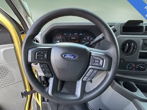 Used 2022 Ford E-450 and Econoline 450 Super Duty RWD image 15