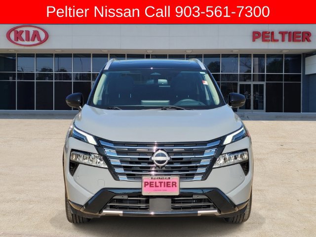 Used 2024 Nissan Rogue Platinum w/ Platinum Premium Package AWD/4WD image 2