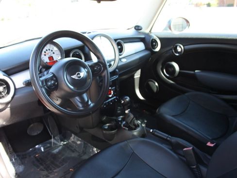 Used 2011 MINI Cooper Hardtop FWD image 9