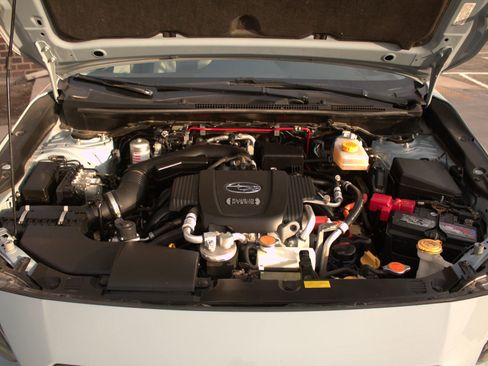 Used 2019 Subaru Crosstrek Hybrid w/ Moonroof Package w/Navigation image 10