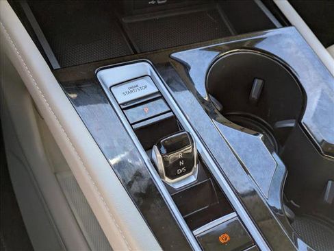 Used 2024 Volkswagen Atlas SEL image 16