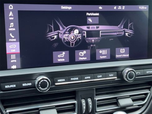 Used 2021 Porsche Macan S image 25