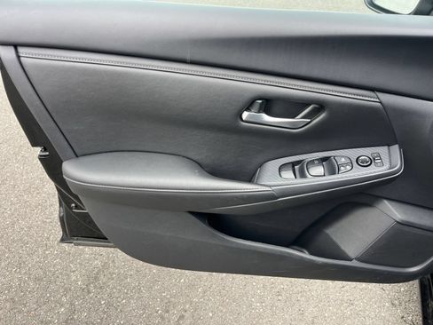 Used 2025 Nissan Sentra SV FWD image 18