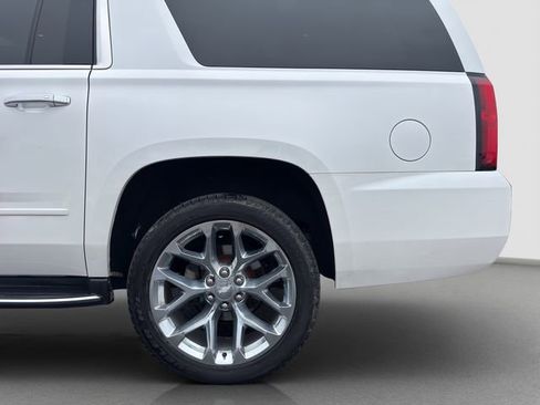 Used 2019 Chevrolet Suburban Premier AWD/4WD image 22