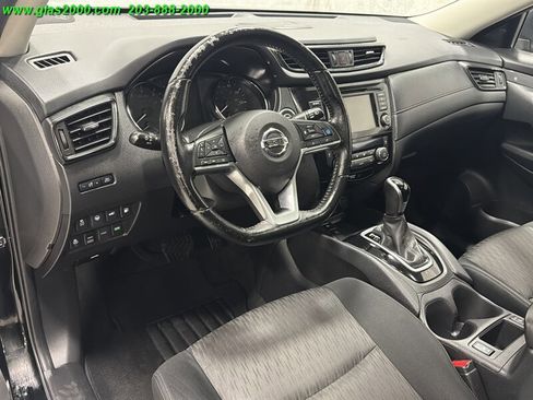 Used 2020 Nissan Rogue SV w/ Sun & Sound Touring Package image 3