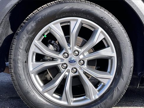 Used 2023 Ford Explorer Limited image 38