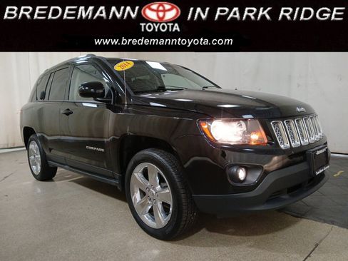 Used 2014 Jeep Compass Latitude FWD image 1