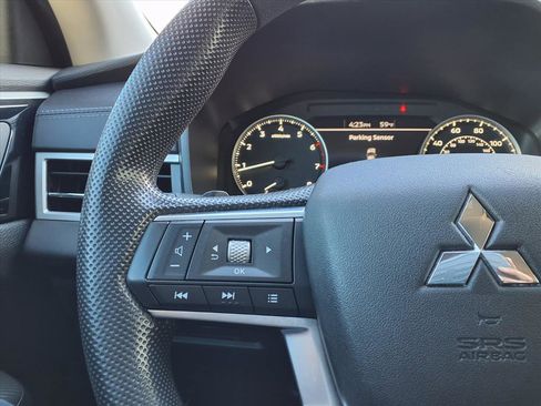 Used 2024 Mitsubishi Outlander ES image 23