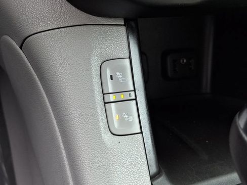 Used 2019 GMC Acadia SLT w/ LPO, Floor Liner Package AWD/4WD image 25