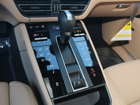 New 2026 Porsche Macan S AWD/4WD image 16