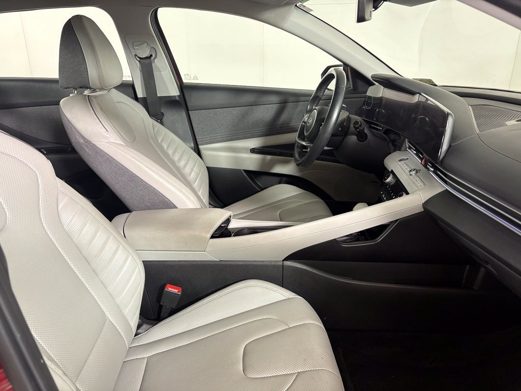 Used 2024 Hyundai Elantra Limited FWD image 14