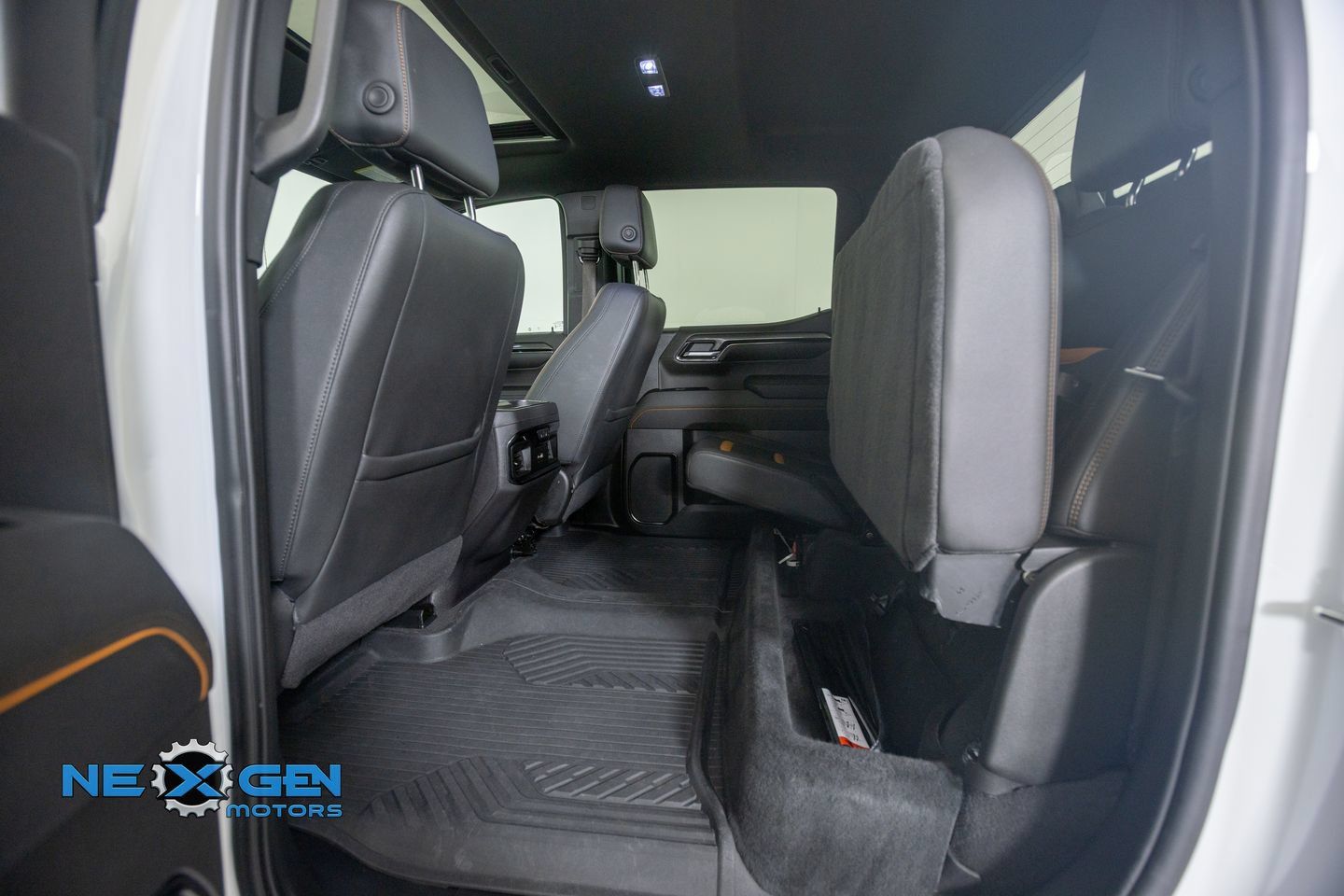 Used 2024 GMC Sierra 1500 AT4 w/ Technology Package AWD/4WD image 31
